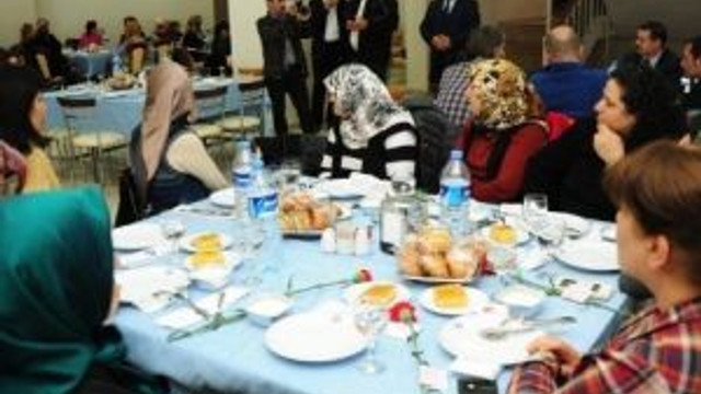 Egitim Bir Sen Den Kadinlara Yemek Guncel