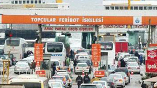 Gebze Yalova Feribotunda Canli Bomba Panigi 3 Sayfa