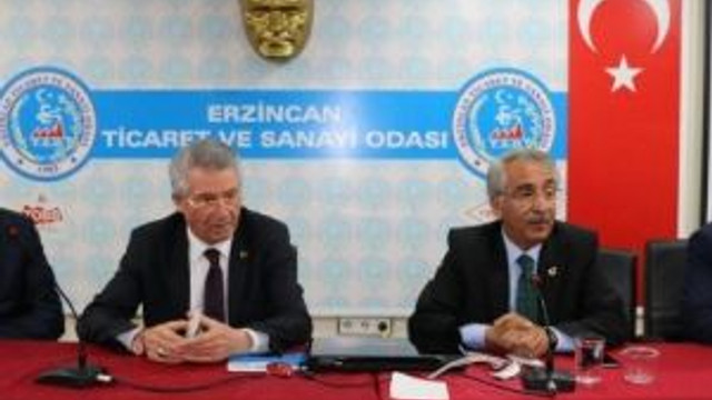 Ak Parti İl Teşkilatı Meslek Grupları İle İstişare Toplantısı Yapıyor