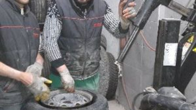 Kışlık Lastik Uygulaması Lastik Tamircilerinin Yüzünü Güldürüyor