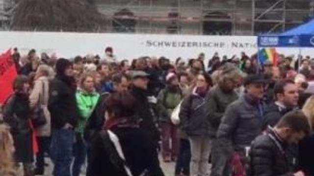 Bern’de Sığınmacılarla Dayanışma Gösterisi