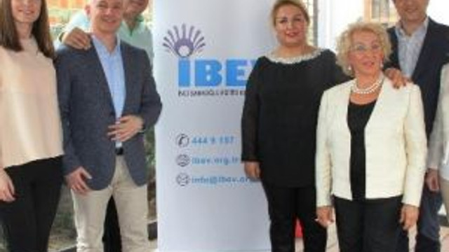 İbev Yararına Çay Sohbeti Düzenlendi