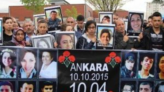 Ankara Saldırısında Ölenler Anıldı