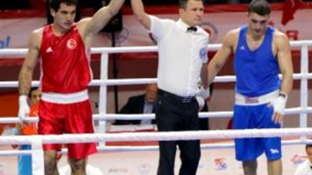 Milli Boksör Ünal Olimpiyatlar İçin Gürcü Rakibini 3-0 Yendi