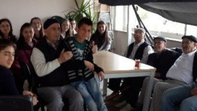 Artık Yaşlılar Gençlere Emanet