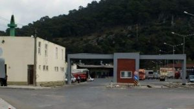Aralarında 10 Metre Mesafe Olan İki Hal Birleştirildi
