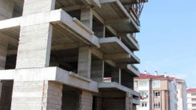 4'üncü Kattan Düşen İnşaat İşçisi Yaralandı