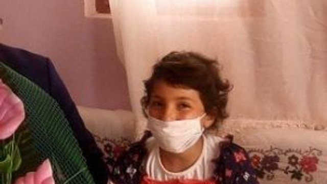 Lösemi Hastası Minik Kız ’Öğretmen’ Olmak İstiyor