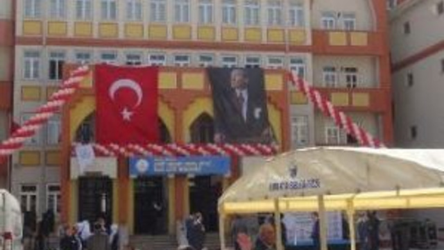 Kızıyla Birlikte Şehit Olan Polisin Adının Verildiği Okul Törenle Açıldı