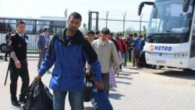 Yunanistan 100 Kaçağı Daha İade Etti