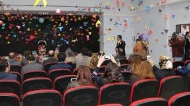 Erzurum İnönü İlköğretim Okulu Öğrencileri Savaş Ve Terör Mağduru Çocukları Andı