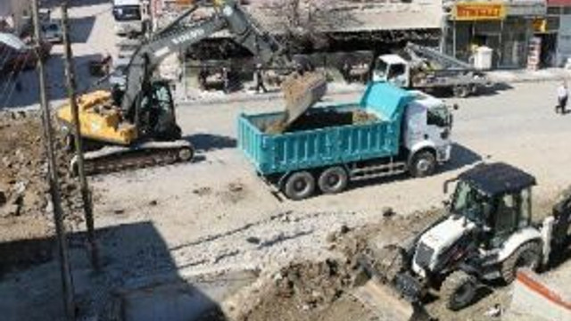 Selendi’de Alt Yapı Sorunları Çözülüyor