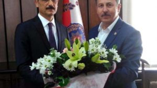 Ak Partili Özdağ Başbakanlık Genelgesine Dikkat Çekti