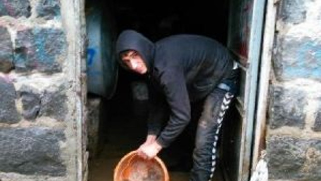 Siverek’te Sağanak Yağmur Ve Dolu Yaşamı Olumsuz Etkiledi