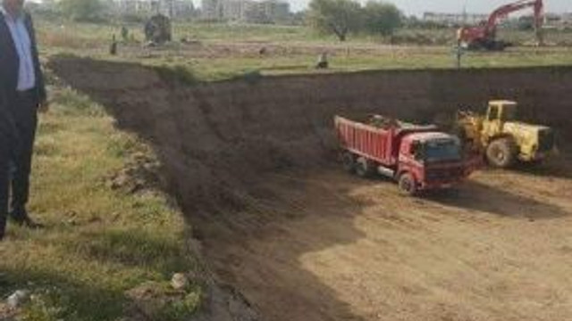 Hastane İnşaatını Ziyaret Etti