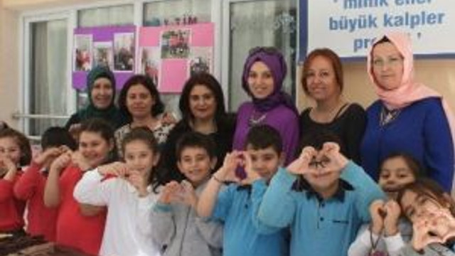 Miniklerden Huzurevi Yararına Kermes