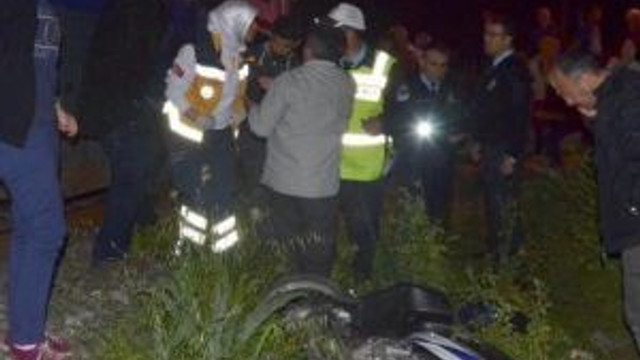 Hemzemin Geçitte Tren Motosiklete Çarptı, 2 Öğrenci Öldü