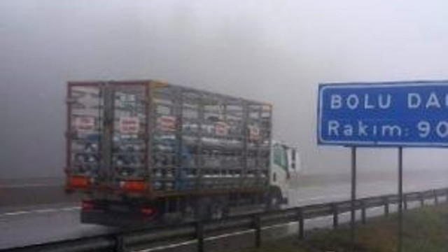 Bolu Dağı'nda Sis Ulaşımı Yavaşlattı