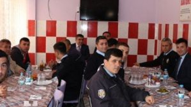 Kaymakam Karaaslan’dan Polislere 171. Kuruluş Yıl Dönümü Yemeği