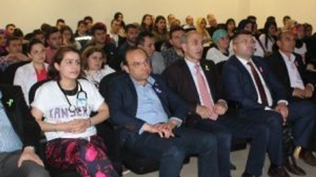 Tosya’da Doktorlar Ve Öğrenciler Kansere Dikkat Çekti