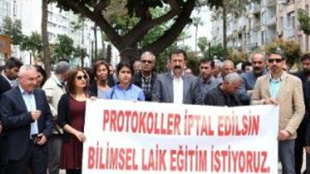 Mersin'de Okullarda Dini İçerikli Projelerin Durdurulması İçin İmza Kampanyası
