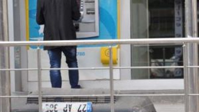 Polisten Kaçarken Kaza Yaptı, Plakası Düşünce Yakalandı