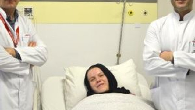 26 Yaşındaki 6 Aylık Hamile Kadın Kanseri Yendi