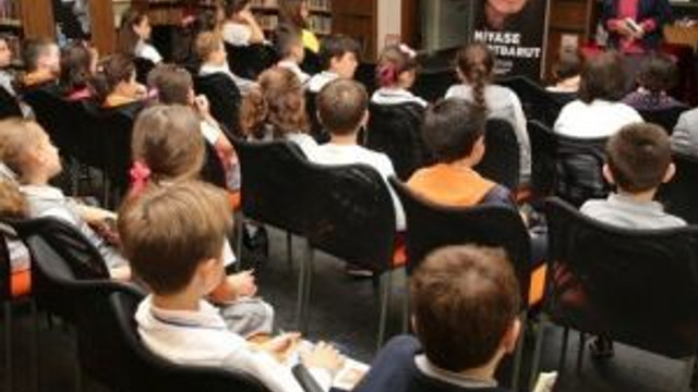 Serbarut: “Yazmak Bütün Ağrılara İyi Gelir“