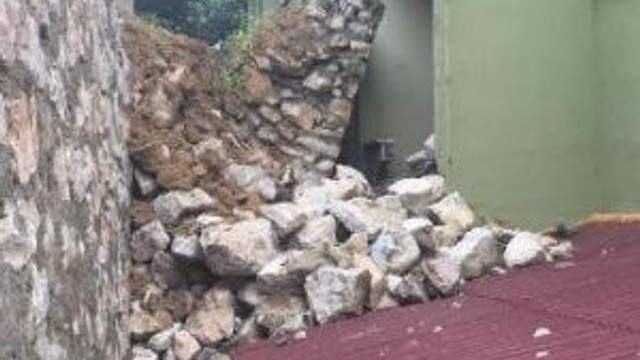 İstinat Duvarı Çöktü, Huzurevi Boşaltıldı