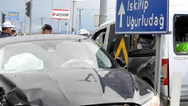 AK Parti Belediye Başkanı kaza yaptı !