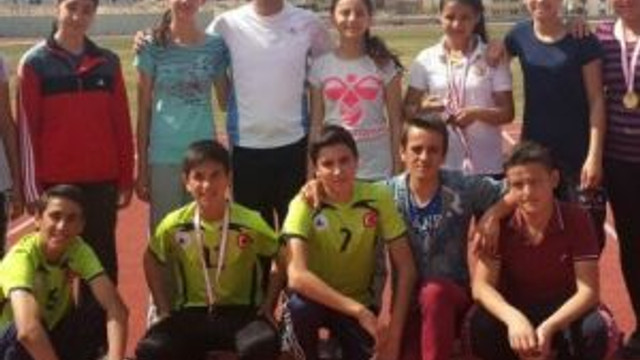 Pazarlar Ortaokulu’nun Atletizm Başarısı