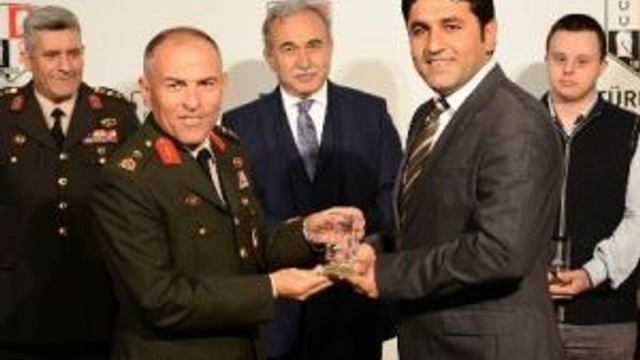 Jandarma Koşusunu " Nadire" İsimli İngiliz Atı Kazandı