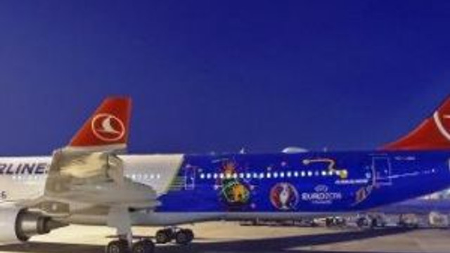 Türk Hava Yolları'nın Euro 2016 Özel Uçağı İlk Uçuşunu Yaptı