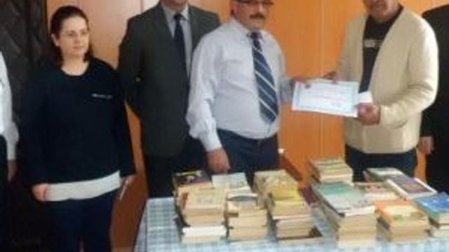 Ölen Oğlunun Kitaplarını Cezaevine Bağışladı