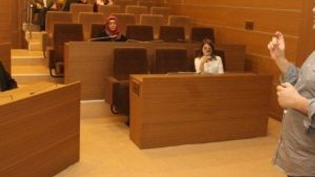 Kocaeli Büyükşehir Personeline İngilizcenin Püf Noktaları Verildi