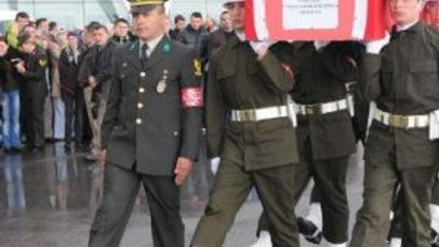 Şehit Astsubay Gençleşen'in Cenazesi Sivas'a Getirildi