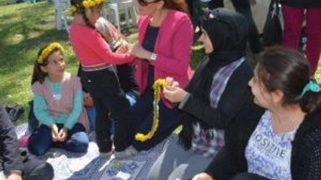Yunusemreli Bayanlar ‘Bahara Merhaba Pikniği’nde Buluştu