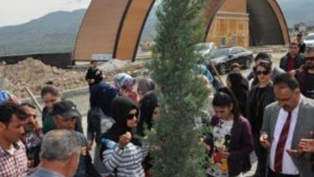 Suveren Kampüsü’nde Fidan Dikilimi