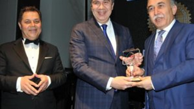 Türel’e başarı ödülü