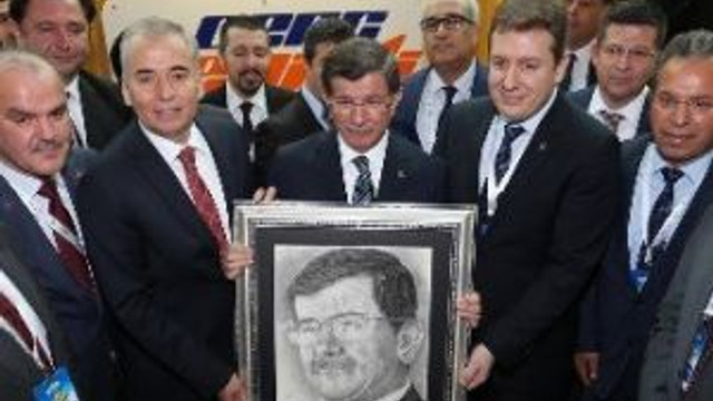 Başbakan Davutoğlu’ndan, Denizli Büyükşehir Belediyesi’ne Ödül