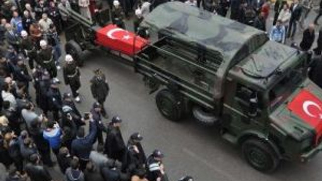 Şehit Astsubay Gençleşen'in Cenazesi Sivas'a Getirildi (2)