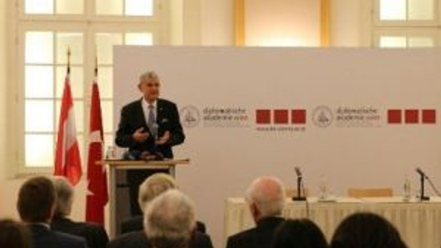 AB Bakanı Bozkır'dan Avusturya'da kritik açıklamalar !