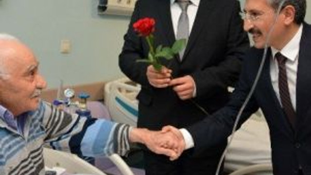 Hastalara Kutlu Doğum Sürprizi