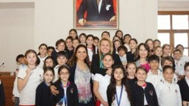 Başkan Sibel Uyar Miniklere Yerel Yönetimleri Anlattı