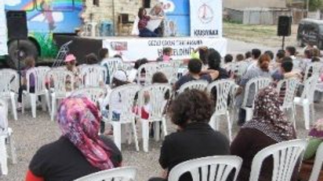Karşıyaka’da Tiyatro Sevgisi Sokağa Taşındı
