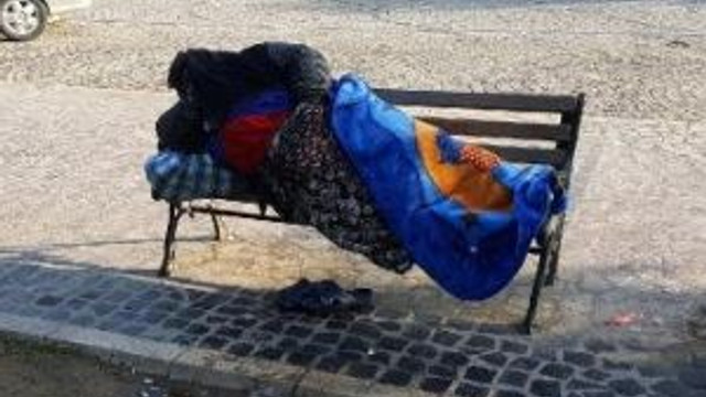Eşinin Evden Kovduğu Kadın Parkta Uyudu