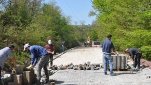 İzmit Ortaburun Köyü Yolu Parke Taşı İle Kaplanıyor