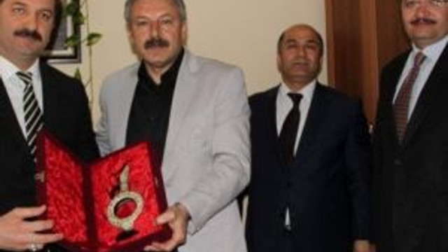 Türkiye Halk Sağlığı Kurum Başkan Yardımcısı Başarılı’ya Teşekkür Plaketi
