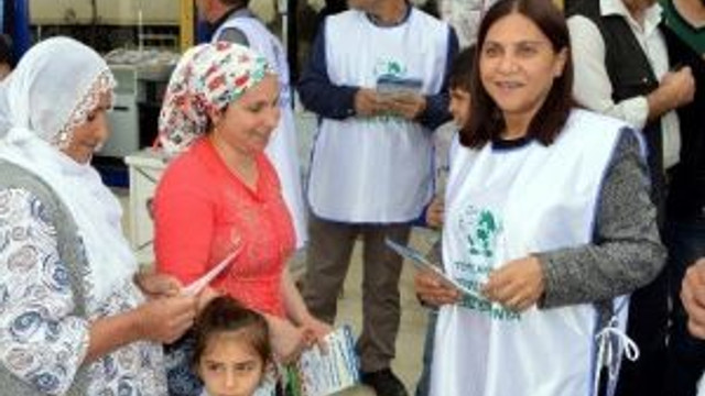 Eş Başkan Mutlu, Çilek Mahallesi’nde El İlanı Dağıttı