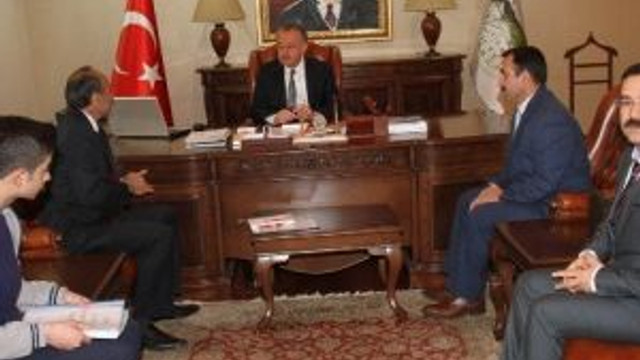 Başarılı Öğrencilerden Vali Özdemir’e Ziyaret